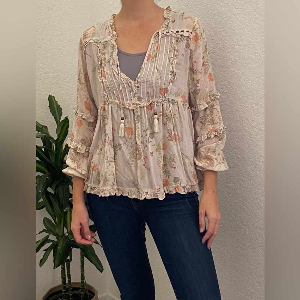Olivaceous floral blouse